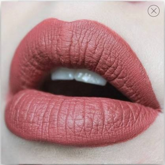 HOLA NEON
High-Gloss Lacquer in Kahlo NWT - Picture 2 of 8